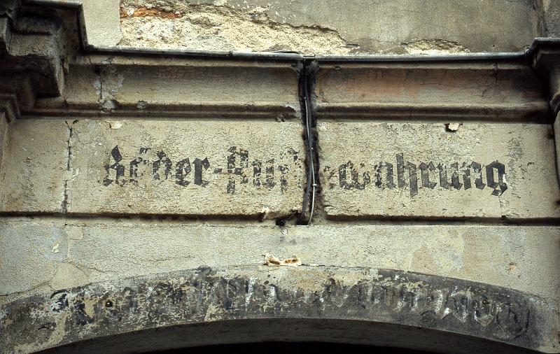 Zittau, Reichenbergstr. 14, 21.6.1997.jpg - Räder-Aufbewahrung
